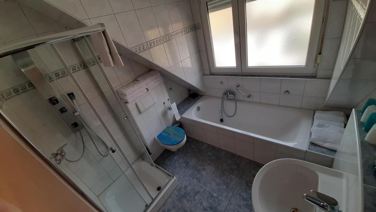 Apartmenthaus "Zum Birnbaum" Rosstal Buitenkant foto